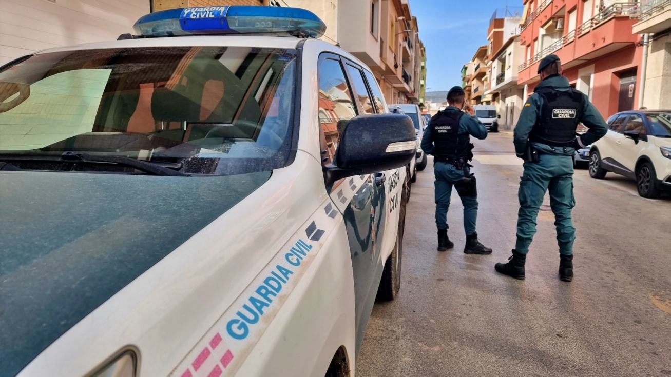 Espectacular despliegue de la Guardia Civil en Teulada Moraira