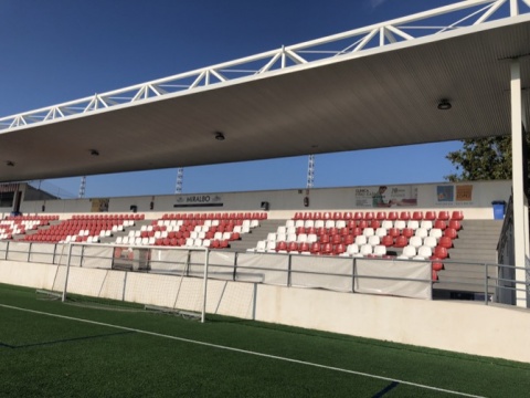 El grader&iacute;o del campo de f&uacute;tbol municipal de X&agrave;bia