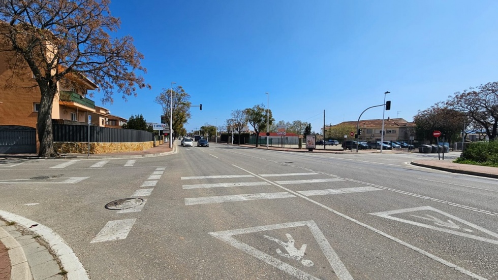 La Avenida Palmela, en el cruce junto al camí Tapies