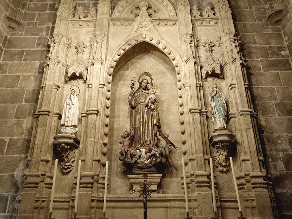 Fig. 1. Altar de san Jos&eacute; en la iglesia parroquial de X&agrave;bia.