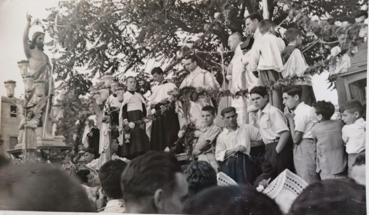 Bendici&oacute;n de la nueva imagen de San Juan Bautista de Juan Bautista Devesa Sapena &ldquo;El Santeret&rdquo;. A&ntilde;o 1955. Archivo Familia Devesa