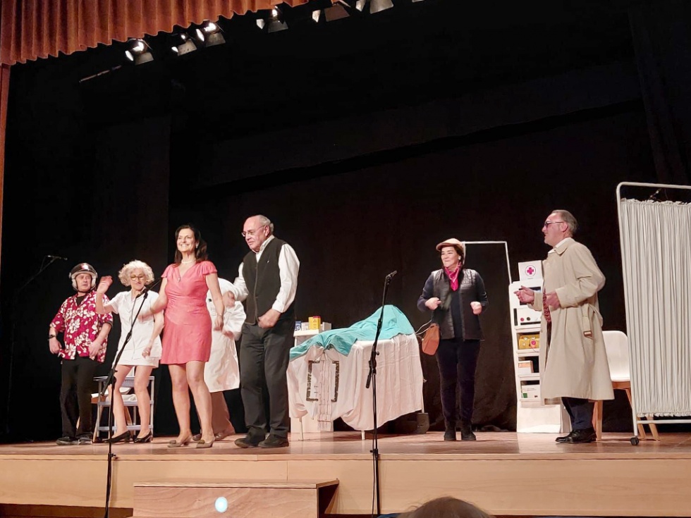 La compañía Telon-eros interpretando la obra "Pronóstico Reservado" del autor francés Jean Pierre Martínez.