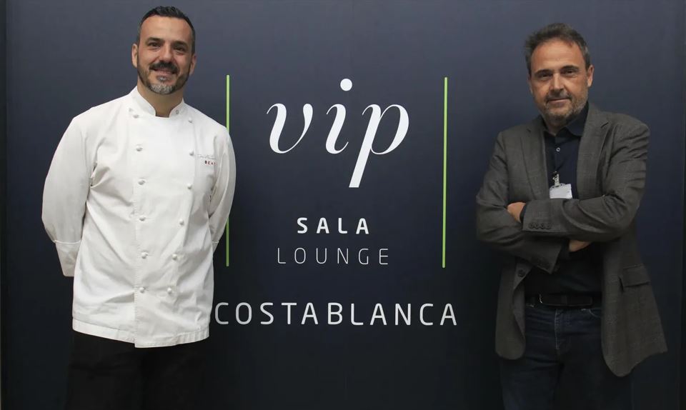 El chef Jos&eacute; Manuel Miguel junto  al CEO de ESATUR Jorge Rodr&iacute;guez. EFE/Morell