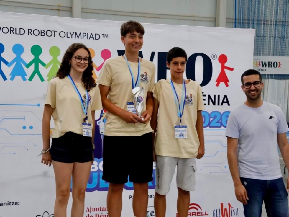 Un equipo del IES Antoni Llidó se clasifica para la final nacional de la World Robot Olympiad