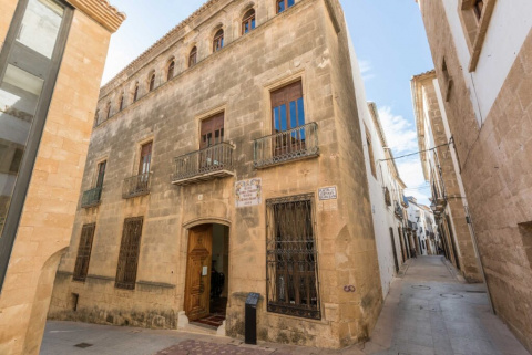 X&agrave;bia conserva su memoria hist&oacute;rica entre palacios, arte contempor&aacute;neo y patrimonio frente al mar