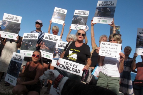 Manifestación antitaurina en Xàbia