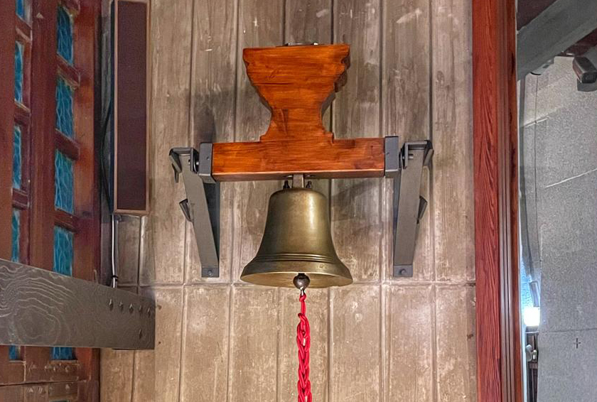 La campana más antigua de la parroquia de Nuestra Señora de Loreto vuelve a sonar
