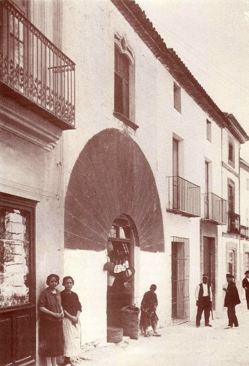 Fotograf&iacute;a de la fachada de Carrer Major, a principios del siglo XX (Archivo Municipal de X&agrave;bia)