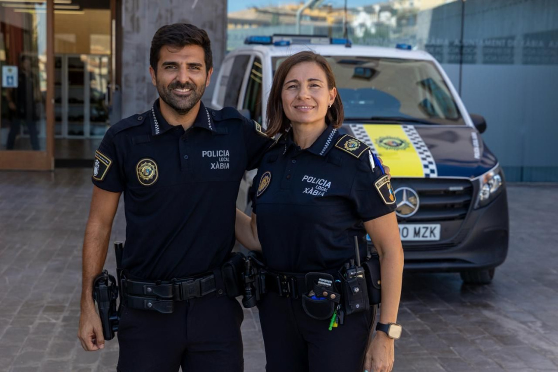 Los agentes Toni Soler y Elena Torres son reconocidos por su ejemplaridad en el incendio de Jávea Park