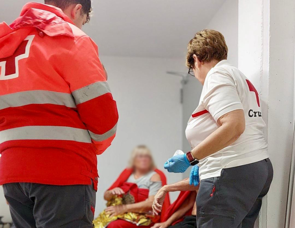 Cruz Roja ha habilitado un albergue provisional en X&agrave;bia para atender a 135 personas desalojadas por las lluvias. Imagen: Cruz Roja X&agrave;bia