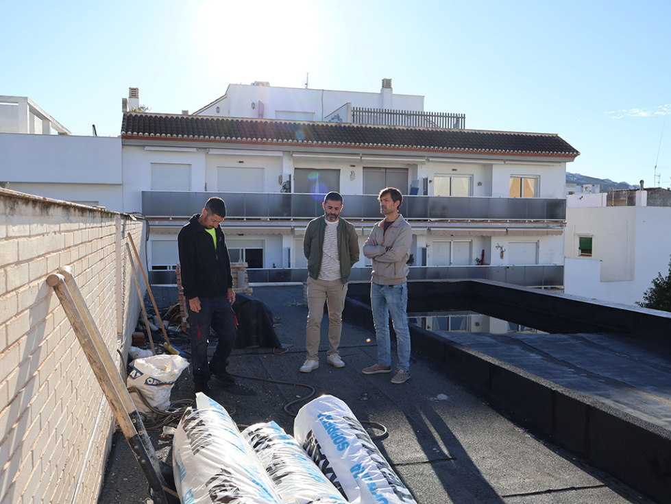 El Ayuntamiento de Benitatxell ejecuta obras de reparaci&oacute;n y mejora energ&eacute;tica en el Centro de Salud.