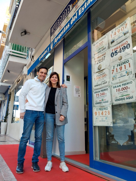 V&iacute;ctor Benlloch y Paula Berenguer, en una imagen captada esta ma&ntilde;ana