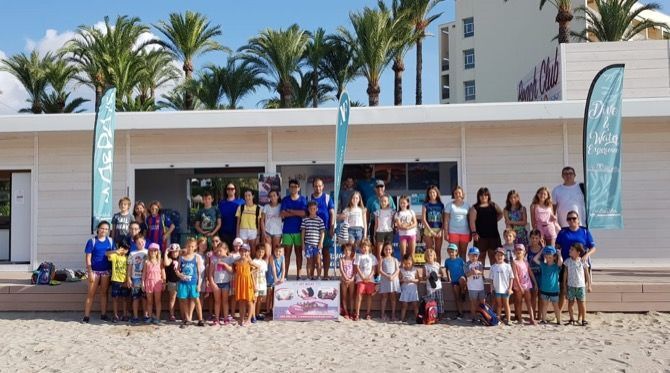 El programa de verano en la parroquia del Mar concluye con una visita al Arenal