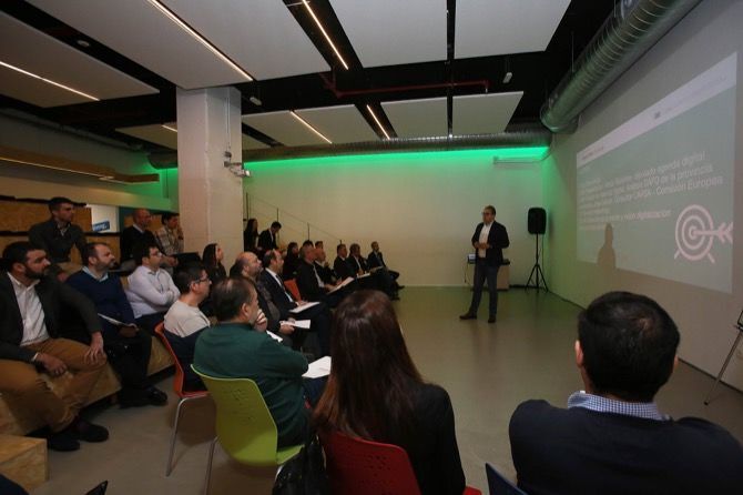 La Diputación de Alicante impulsa una jornada para informar sobre el proceso de digitalización de la provincia