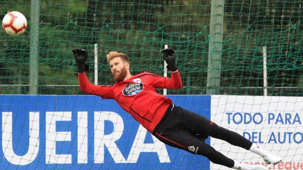 El portero Adrián Ortolá debuta imbatido y con victoria ante el Bergantiños