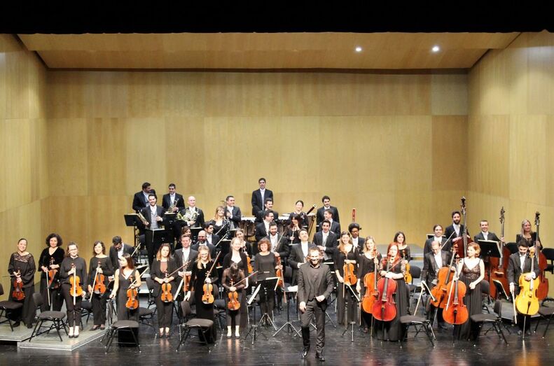 La orquesta sinfónica del ADDA hace vibrar el Auditori Teulada Moraira