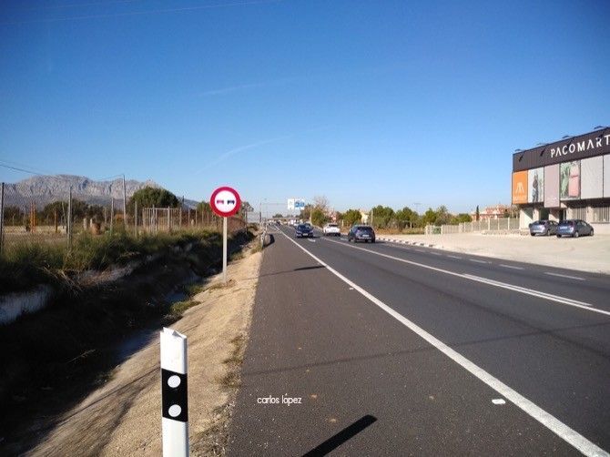 Fomento eliminará el stop de la salida de la autopista hacia Alicante