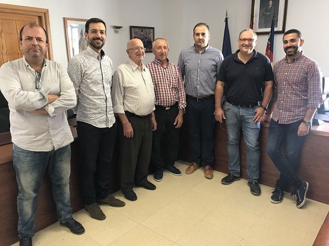 El alcalde de Benitatxell palpa el pulso de los colectivos musicales