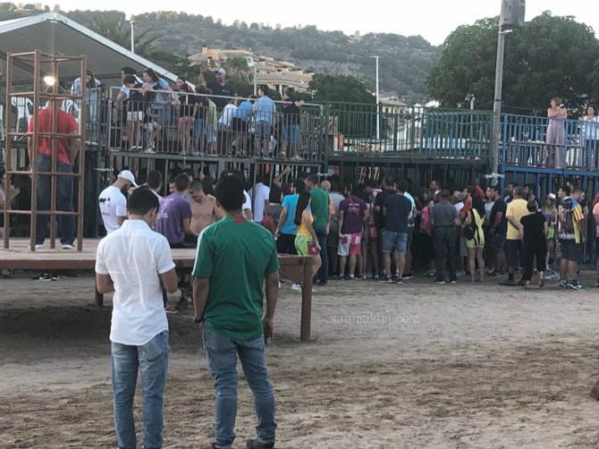 Cruz Roja traslada al hospital a un varón herido en la tarde de toros