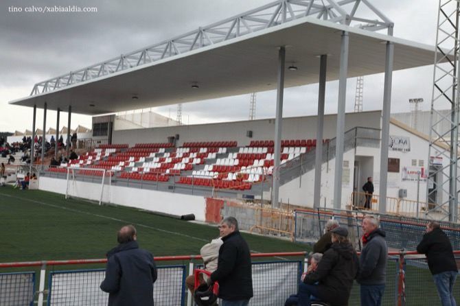 El CD Jávea y Deportes se sientan y pactan los espectadores de todos los partidos