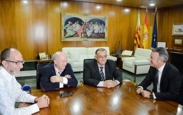 El ayuntamiento y el hospital San Carlos firman un convenio dirigido a los deportistas locales