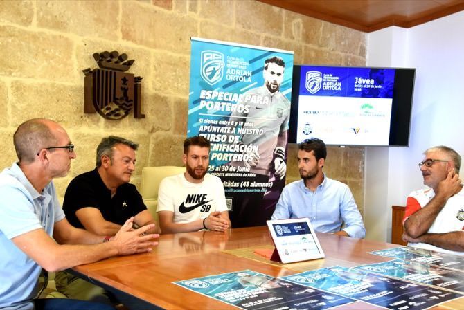 Adrián Ortolá organiza en Xàbia un campus de tecnificación para porteros