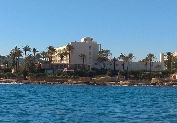 El Gobierno ratifica la resolución del registrador de  Xàbia que rechazó el incremento de la superficie pedido por los propietarios del chalet del Ministro