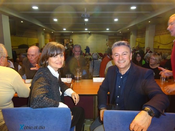 El nuevo embajador británico en España participa en un encuentro en Xàbia