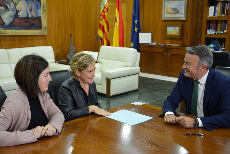 Xàbia renueva los convenios de asociaciones municipales y comarcales
