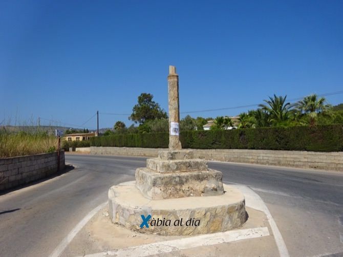 Servicios reparará por segunda vez la cruz Armella en el camí Vell de Teulada