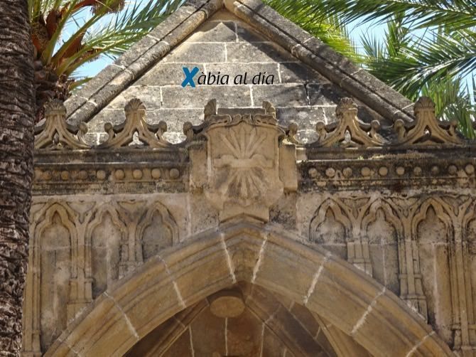 22.000 euros para sustituir los escudos franquistas de la cruz del Trinquet por los del ayuntamiento