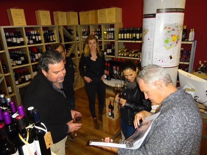 La Casa del Vino y Graham Smith unidos en un proyecto de almacenaje de botellas en agua de mar