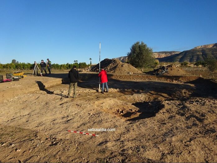 Localizan en el yacimiento romano de La Rana parte del muro de la fábrica de ánforas que allí hubo