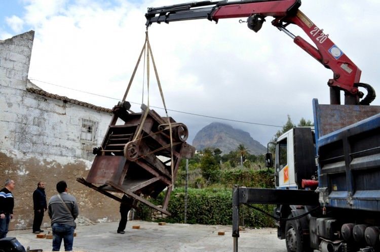 Una empresa de Polop propuesta para la obra de construcción del cobertizo para la triadora de pasa