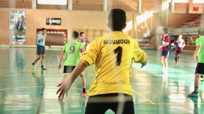 Dos de tres para los equipos del Club Handbol Xàbia en la jornada matinal del domingo