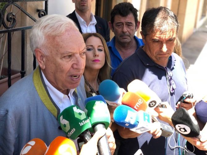 Margallo imparte una charla en Xàbia