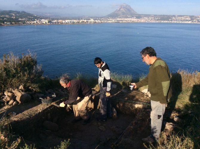 Hallan evidencias de un horno de fundición de hace 3.000 años en el Cap Prim de Xàbia