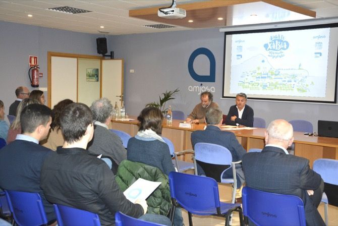 La planta desaladora acoge una jornada organizada por la asociación de operadores públicos de suministro de agua potable