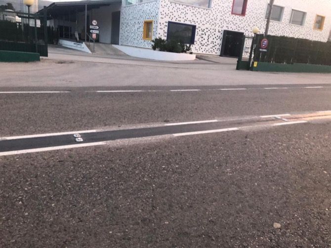 La conselleria habilita un paso discontinúo en la carretera de Gata frente a Pons Químicas