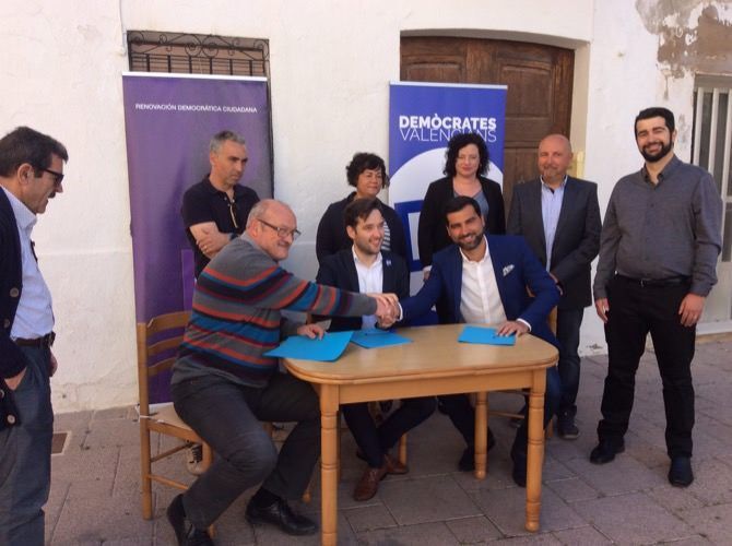Femenia, Segarra y Coning se pasan al partido Demòcrates Valencians tras desaparecer el Movimiento RED
