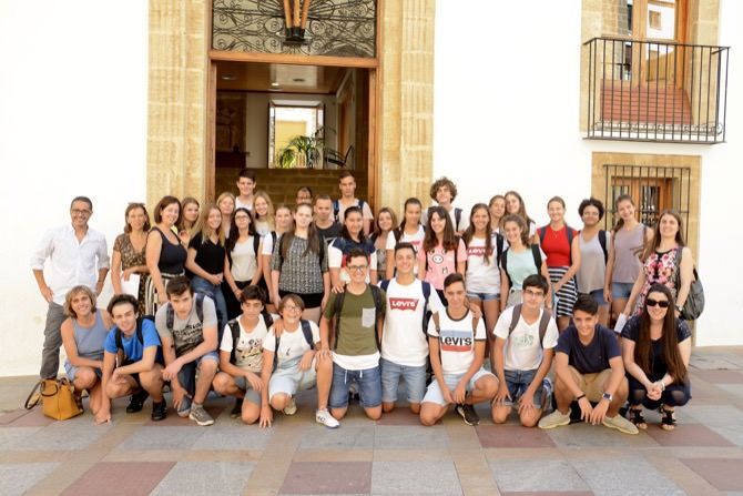 Fotonoticia: Recepción a los estudiantes alemanes del intercambio cultural del IES Antoni Llidó