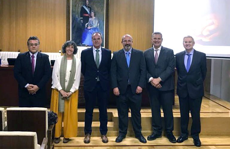 Rafael Sanjuán recibe la calificación Cum Laude por su tesis sobre el tratamiento de la enfermedad de Dupuytren