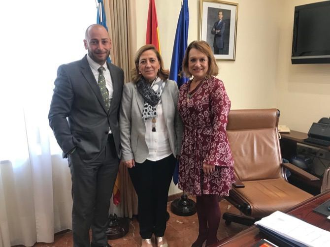 La oficina del NIE abrirá por las tardes para agilizar los trámites y reducir los plazos de concesión de los permisos de residencia