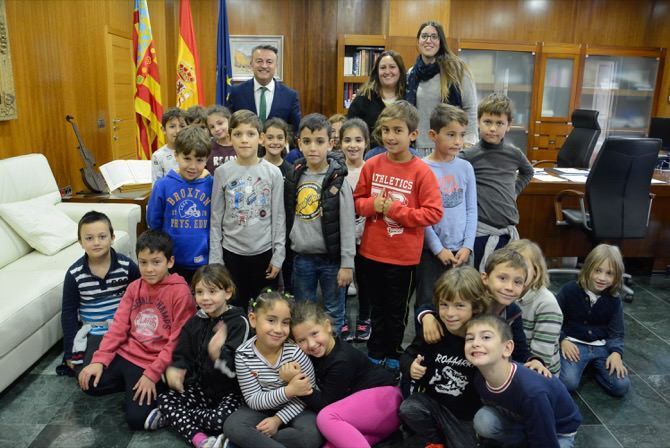 Fotonoticia: Visita al Ayuntamiento de los alumnos del Port de Xàbia
