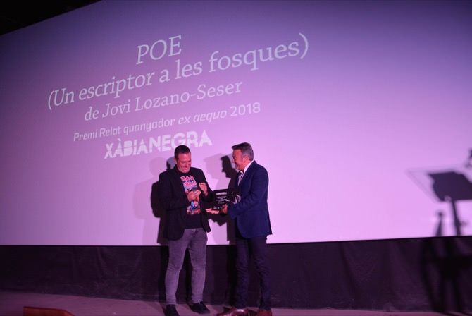 Miquel Nadal y Jovi Lozano reciben el premio del concurso de relatos de Xàbia Negra