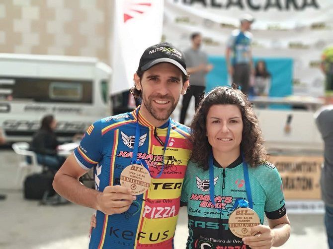 Ade Moll y Alicia Margalejo quedan terceros en la última prueba del open BTT maratón de la Comunitat