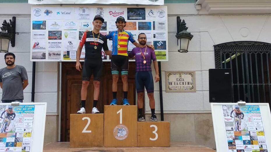 Ade Moll del Xàbia's Bike Faster Wear revalida el título de campeón autonómico de bike maratón