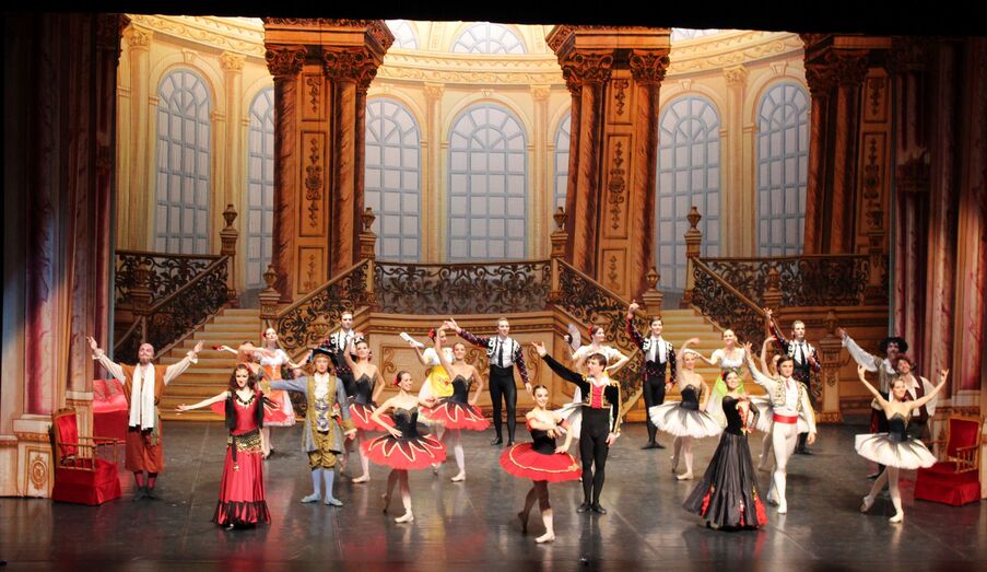 El ballet de Moscú cautiva al público del Auditori Teulada Moraira interpretando Don Quijote