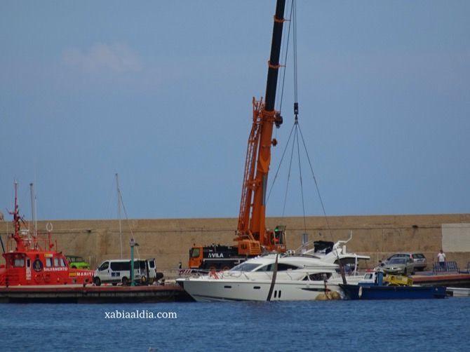 Tres imágenes: Recuperando el yate hundido