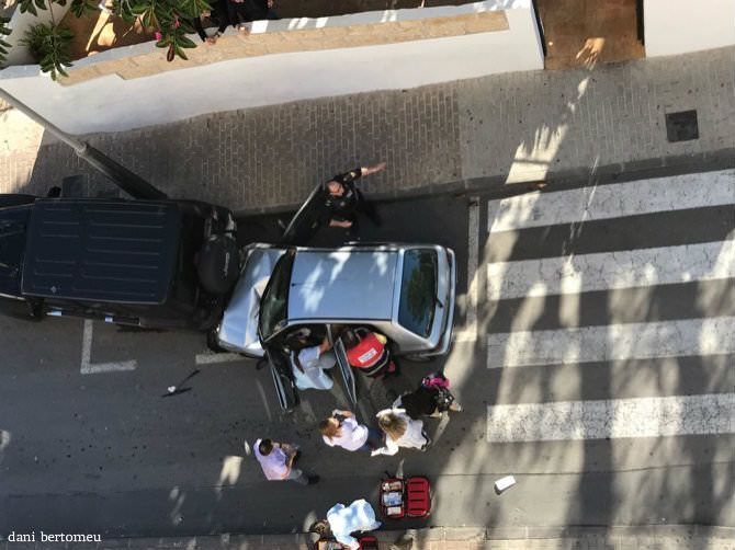 Una conductora, herida de carácter leve tras un accidente en la plaza de la Constitución